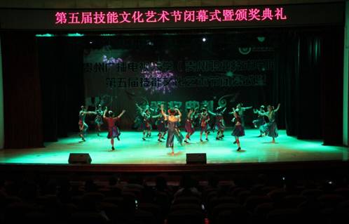 说明:E:\李昂\团委工作\活动\第五届文化艺术节\活动图片\QQ图片20170328172530.jpg