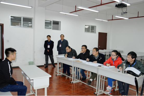 分类考试面试现场
